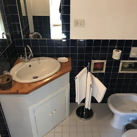 Castello Delle Quattro Torra Bed & Breakfast