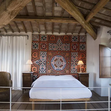 Castello Delle Quattro Torra Bed & Breakfast *